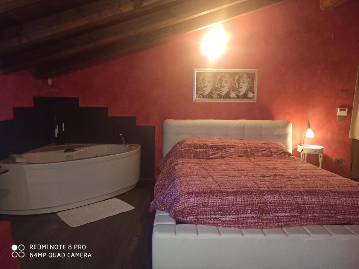 Casa Vacanze Soleluna Монтикьяри Экстерьер фото