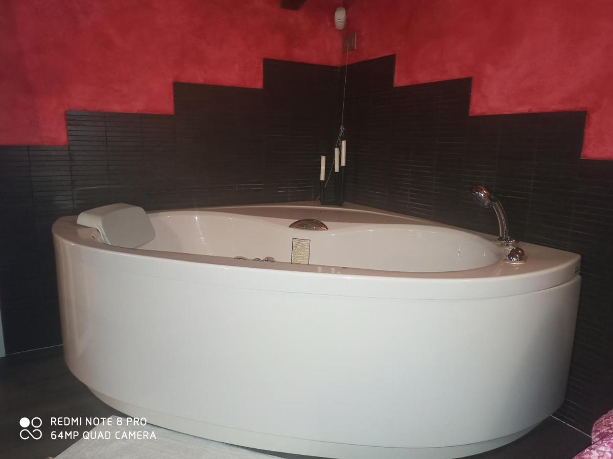 Casa Vacanze Soleluna Монтикьяри Экстерьер фото