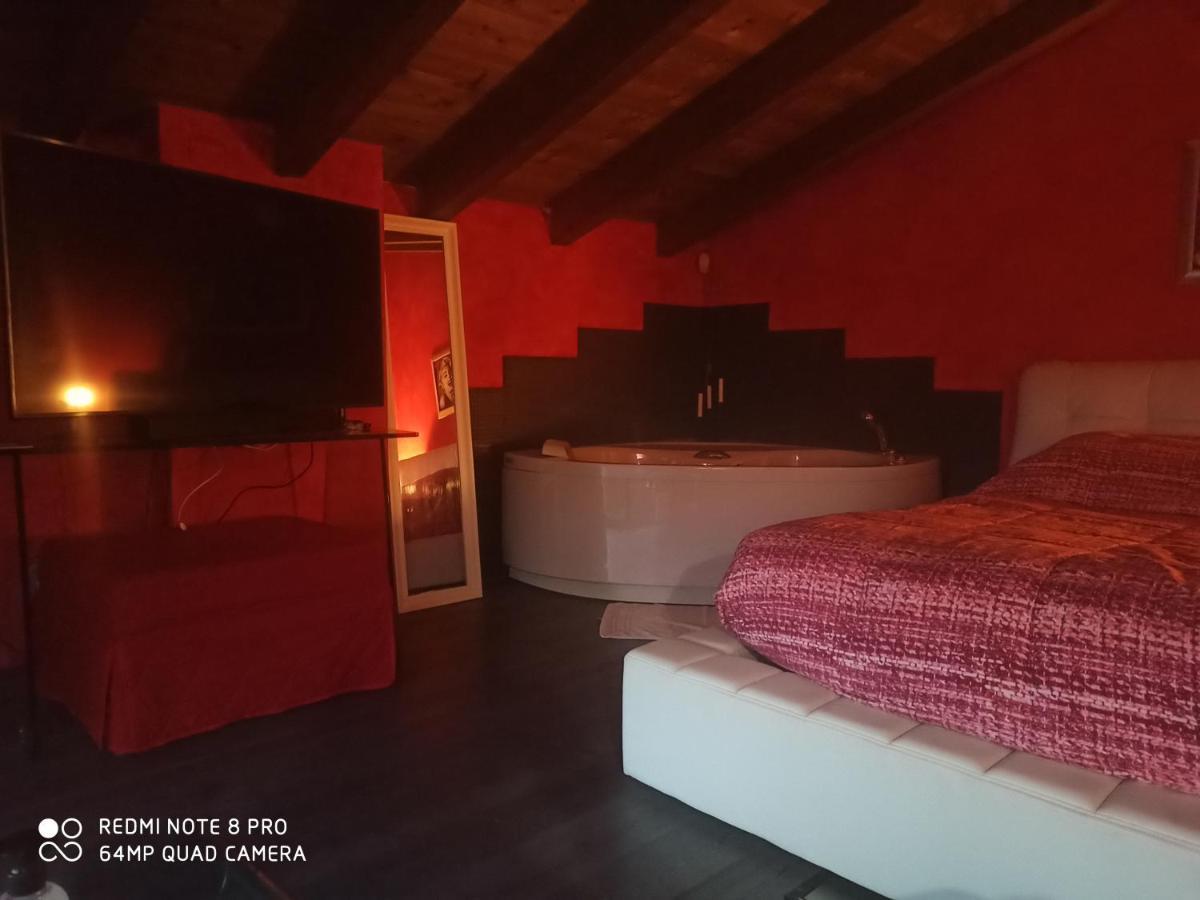 Casa Vacanze Soleluna Монтикьяри Экстерьер фото